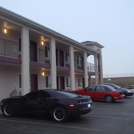 Townhouse Inn & Suites أوماها المظهر الخارجي الصورة