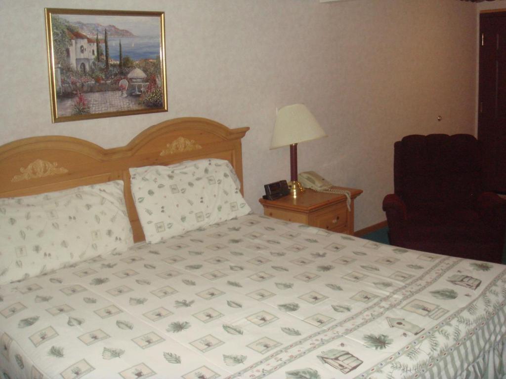 Townhouse Inn & Suites أوماها الغرفة الصورة