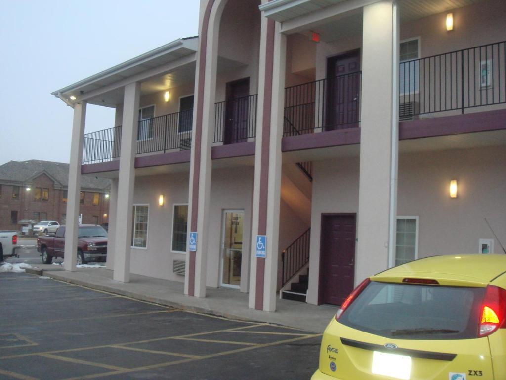 Townhouse Inn & Suites أوماها المظهر الخارجي الصورة