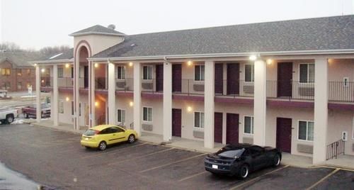 Townhouse Inn & Suites أوماها المظهر الخارجي الصورة